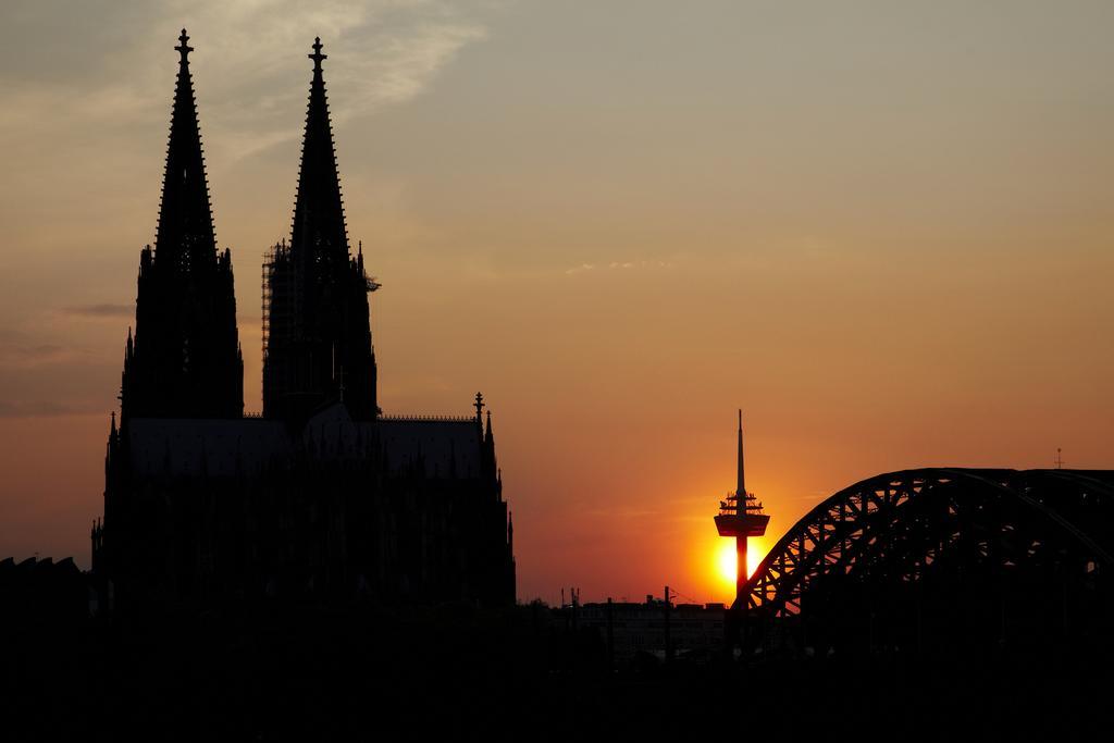 Dom Am Romerbrunnen Köln