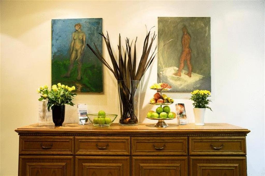 Hotel Dom Am Romerbrunnen 3*