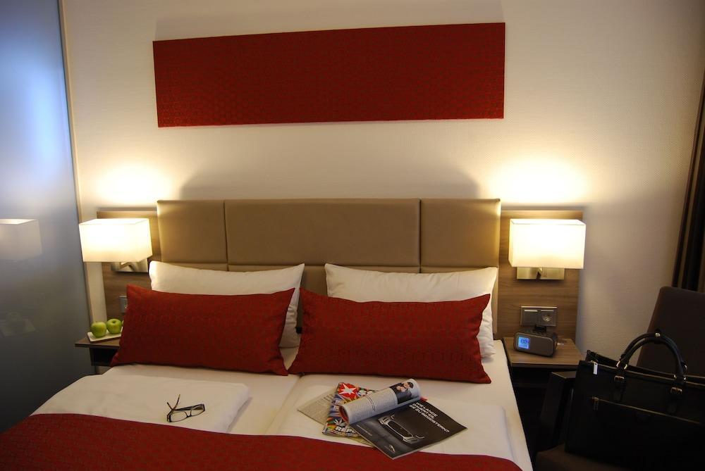 Hotel Dom Am Romerbrunnen 3*